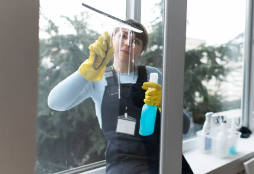 Nettoyage de vitres intérieures et extérieures à Hélesmes